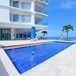 Apartamento moderno, frente la playa a 4 min del Centro Histórico